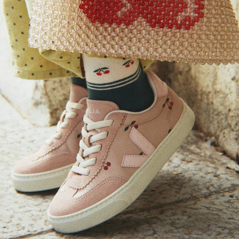 VEJA X Konges Sløjd Small Volley - Cherry Petale