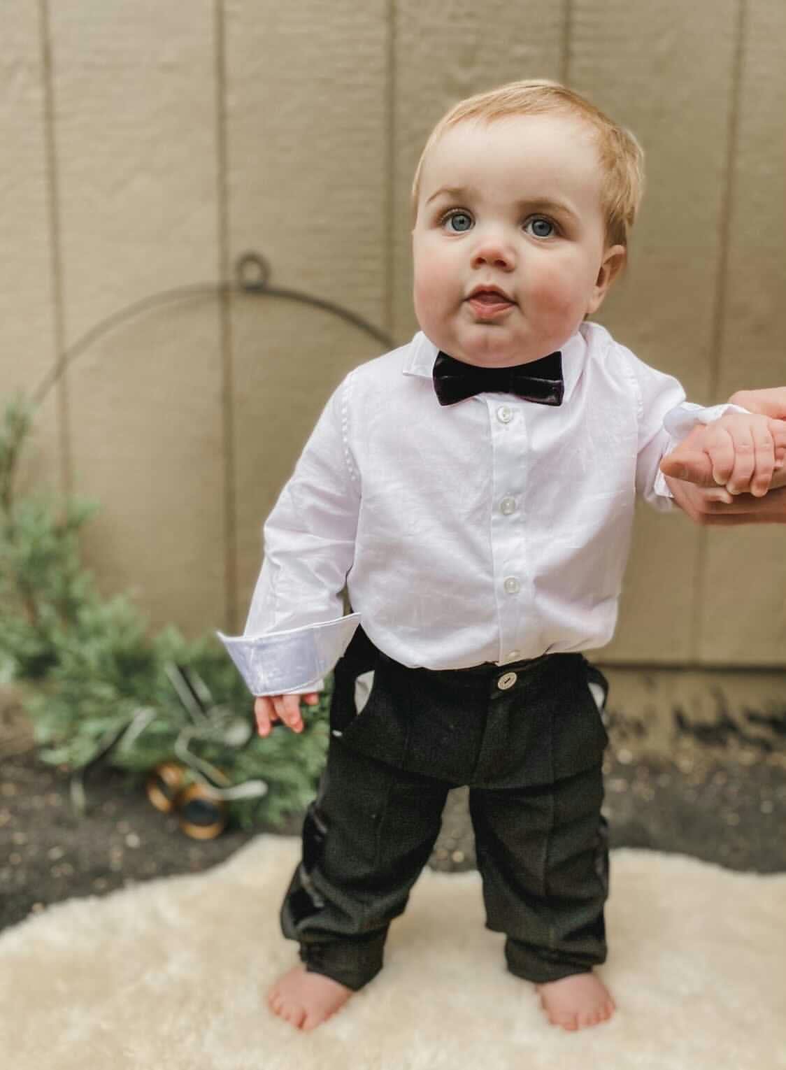 Small Velvet Bow Tie