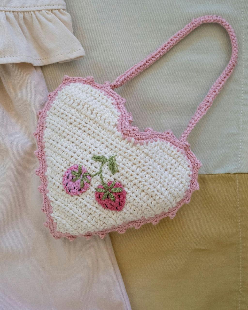 Crochet Purse in La Berry Club