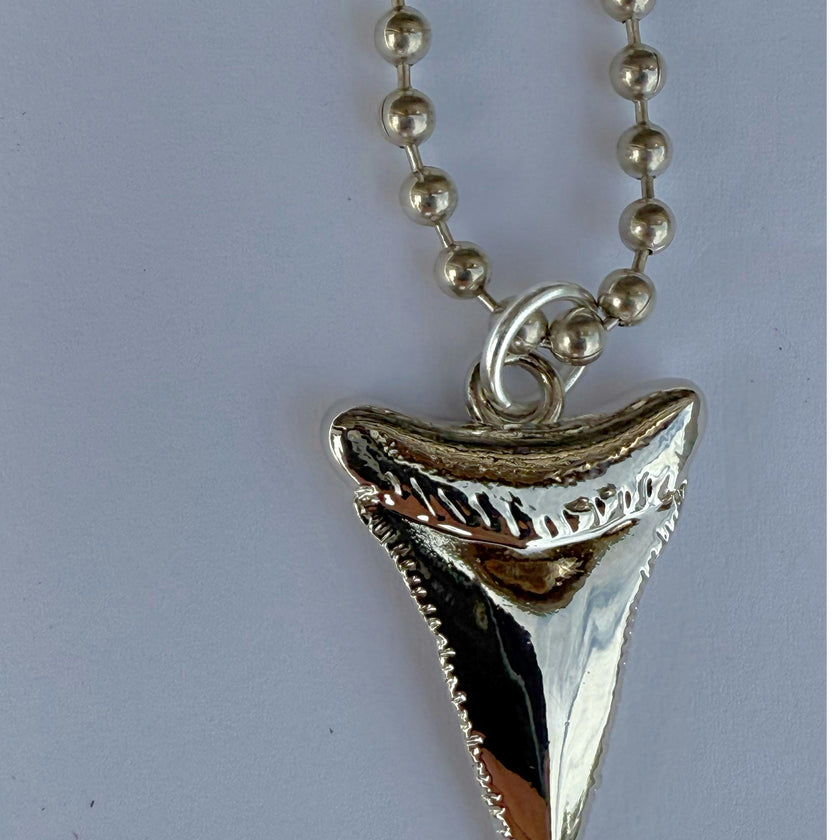 SILVER SHARK TOOTH NECKLACE