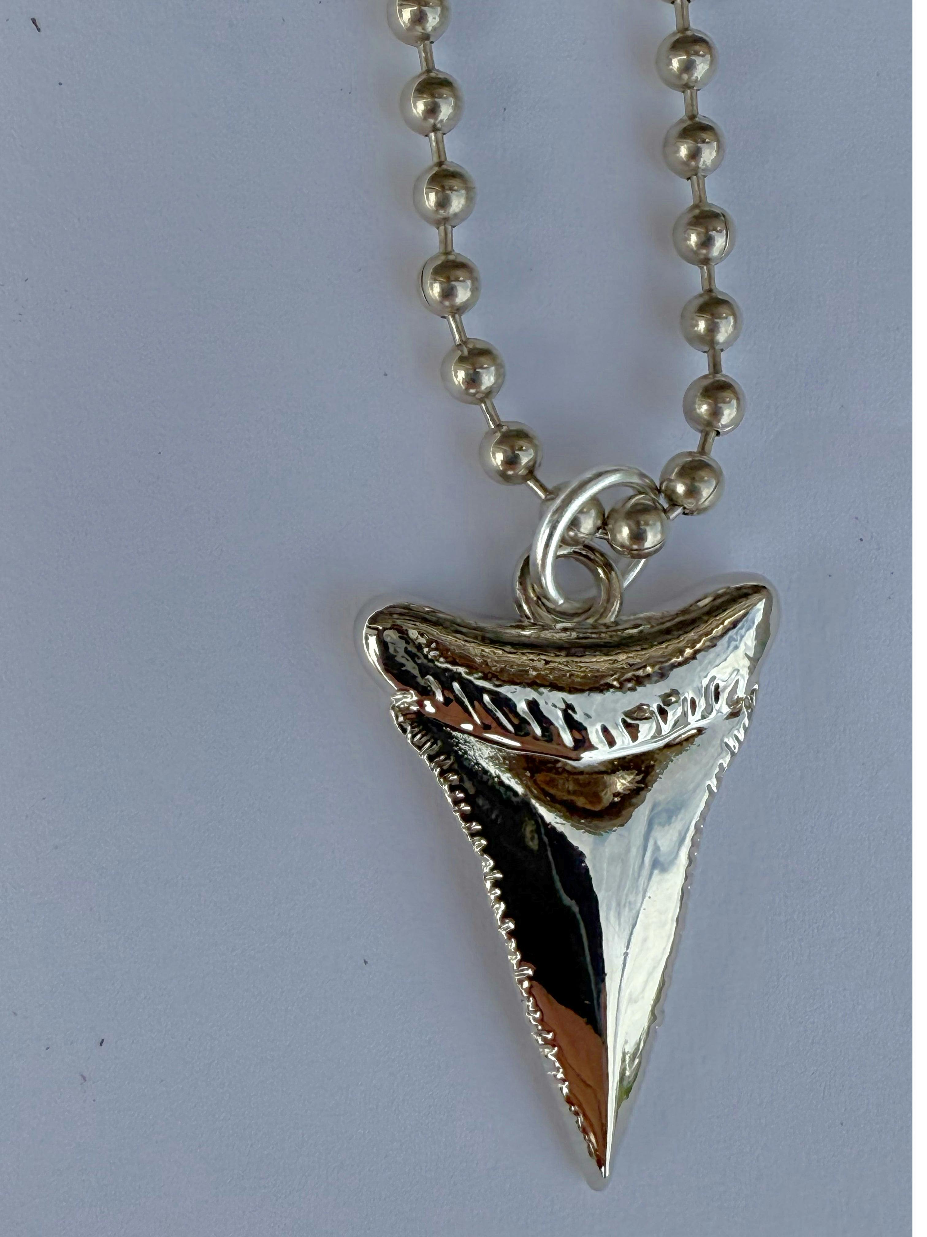 SILVER SHARK TOOTH NECKLACE