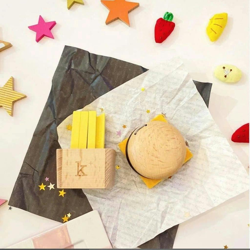 Hamburger and fries musical set