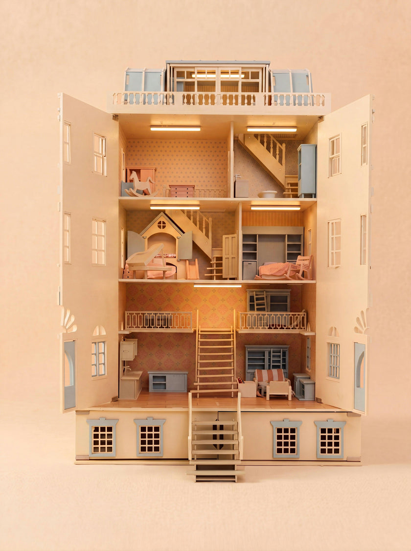House of New York · The Six-Storey Giant