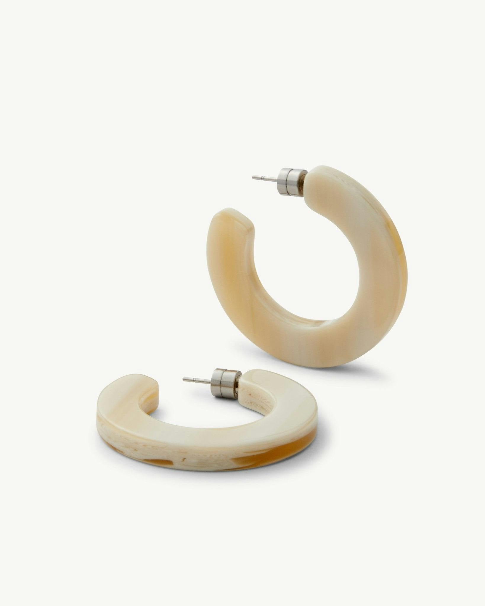 Kate Hoops in Alabaster