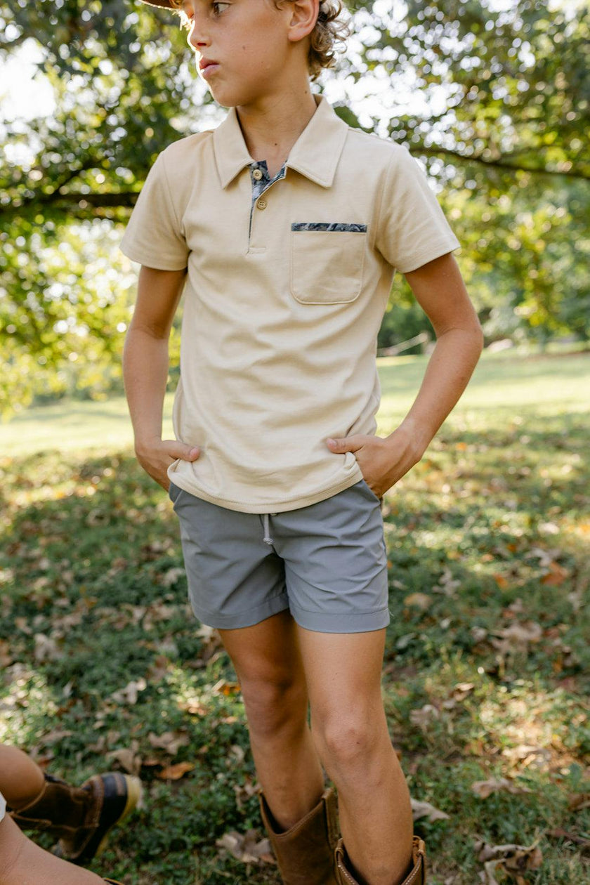 Archie Polo- Oak Dust / Forest Camo