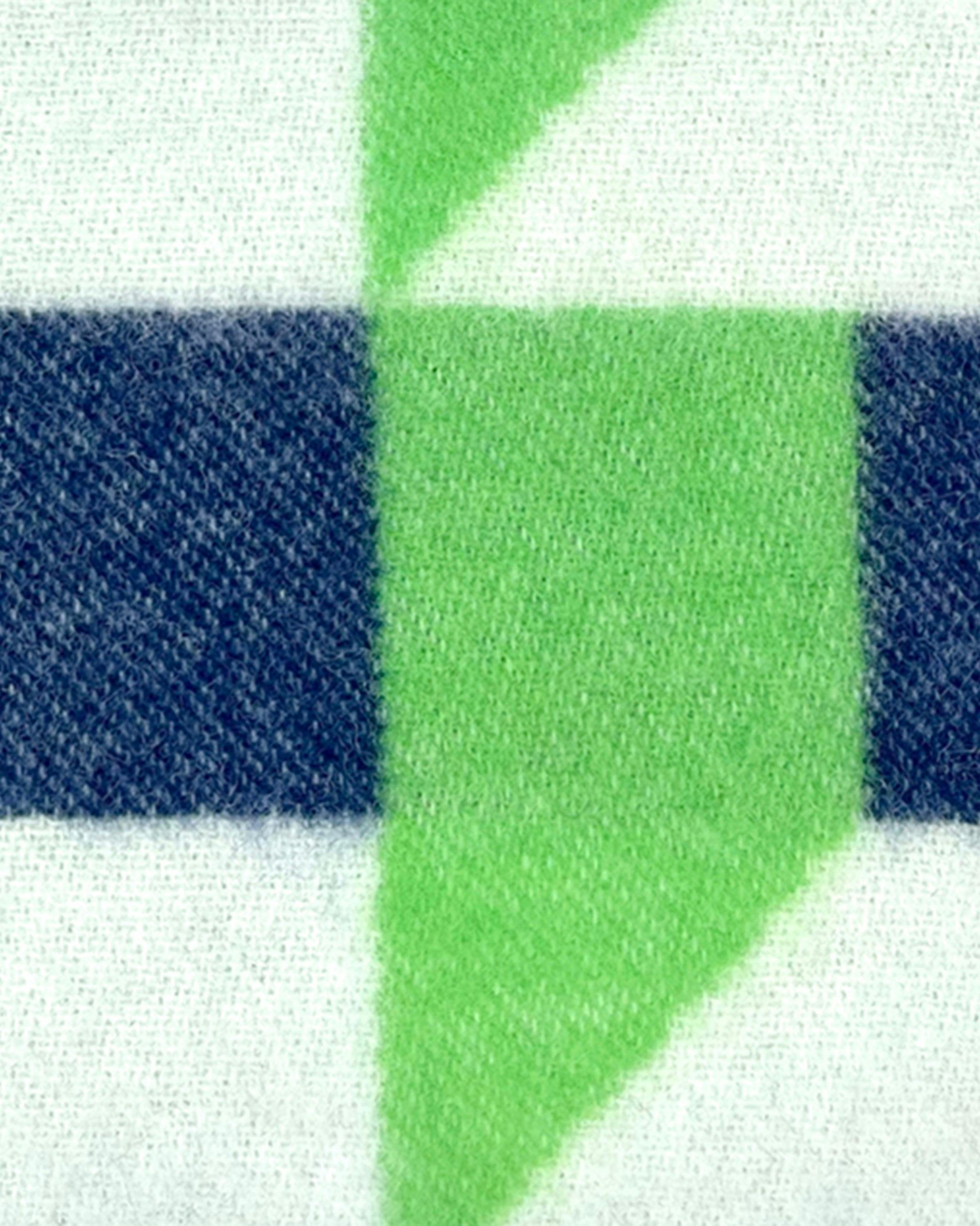 Blanket CUBICS Apple / Navy Print 4.25 x 6.5ft