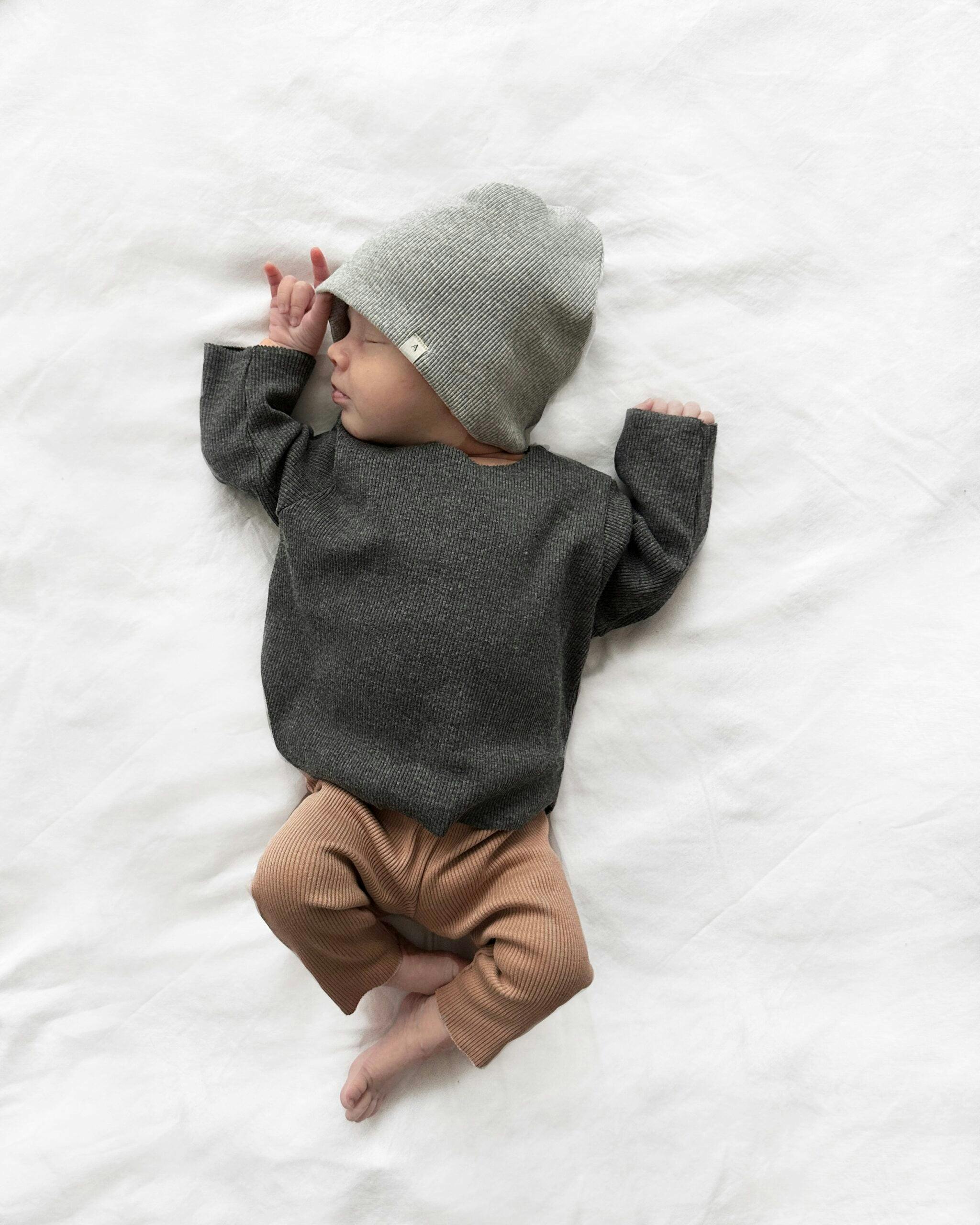 RIB SWEATSHIRT