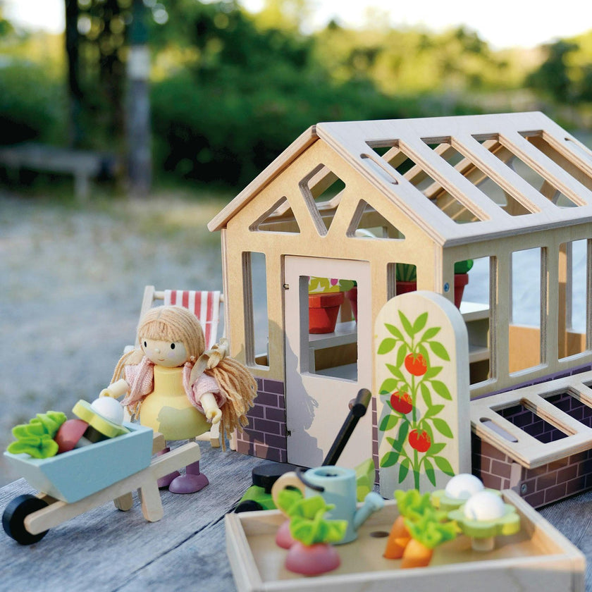 Greenhouse and Garden Set