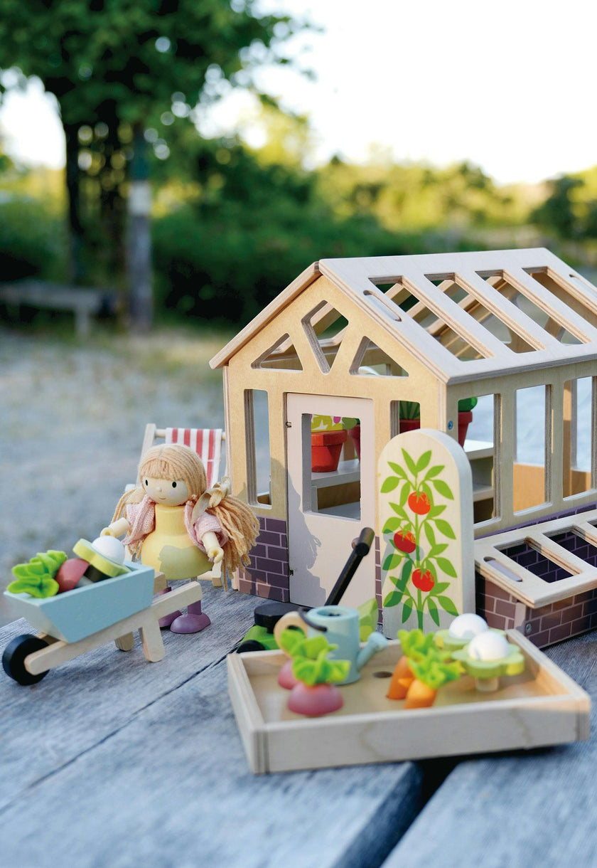 Greenhouse and Garden Set