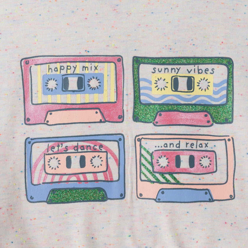 Girls Graphic Tee w. Embroidery & Glitter | White Cassette