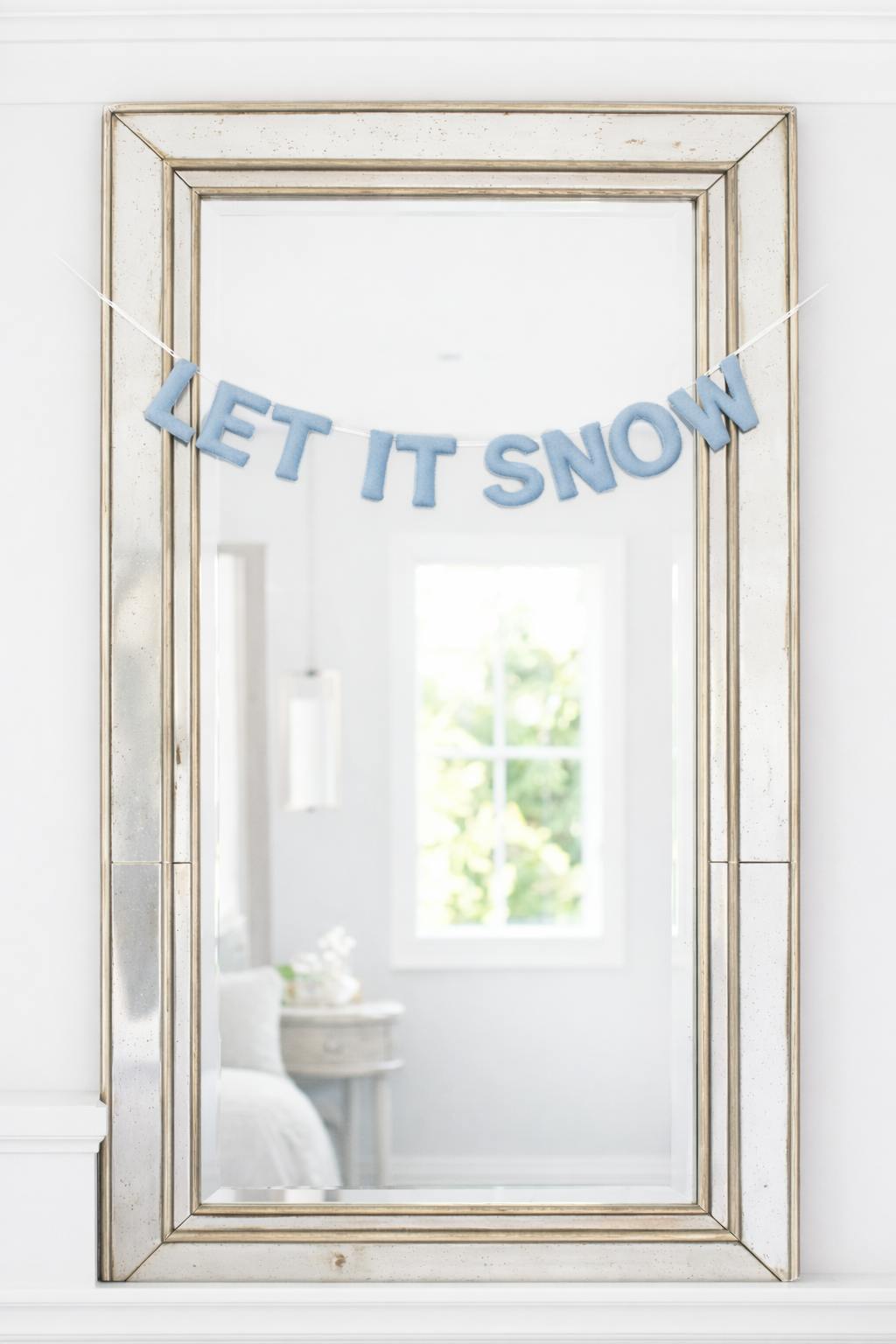 Let it Snow Garland