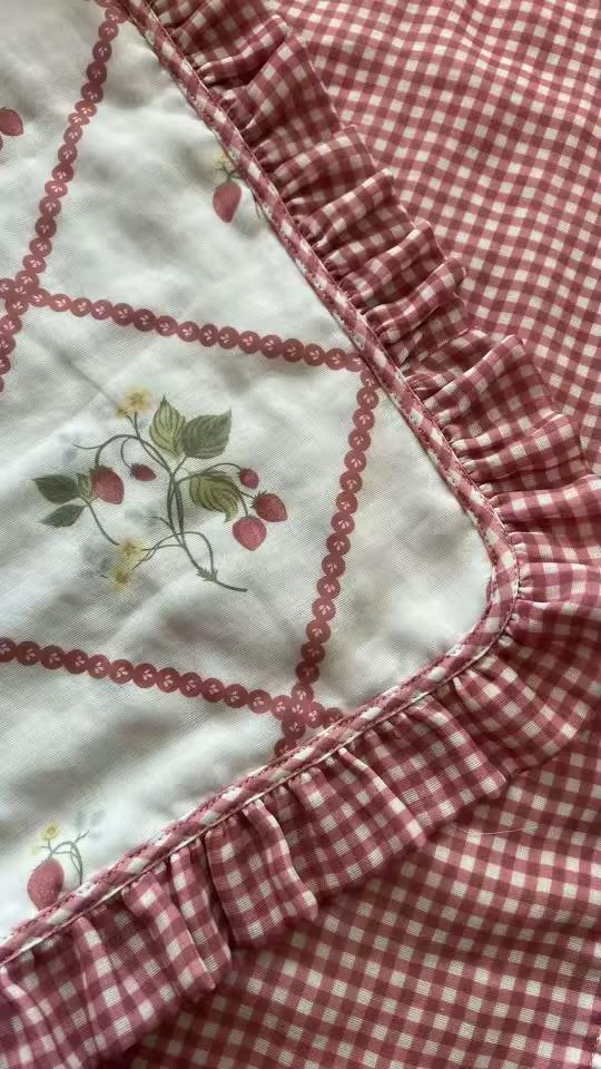 Ruby Strawberry Ruffle Quilt 6 Layer Gauze Blanket
