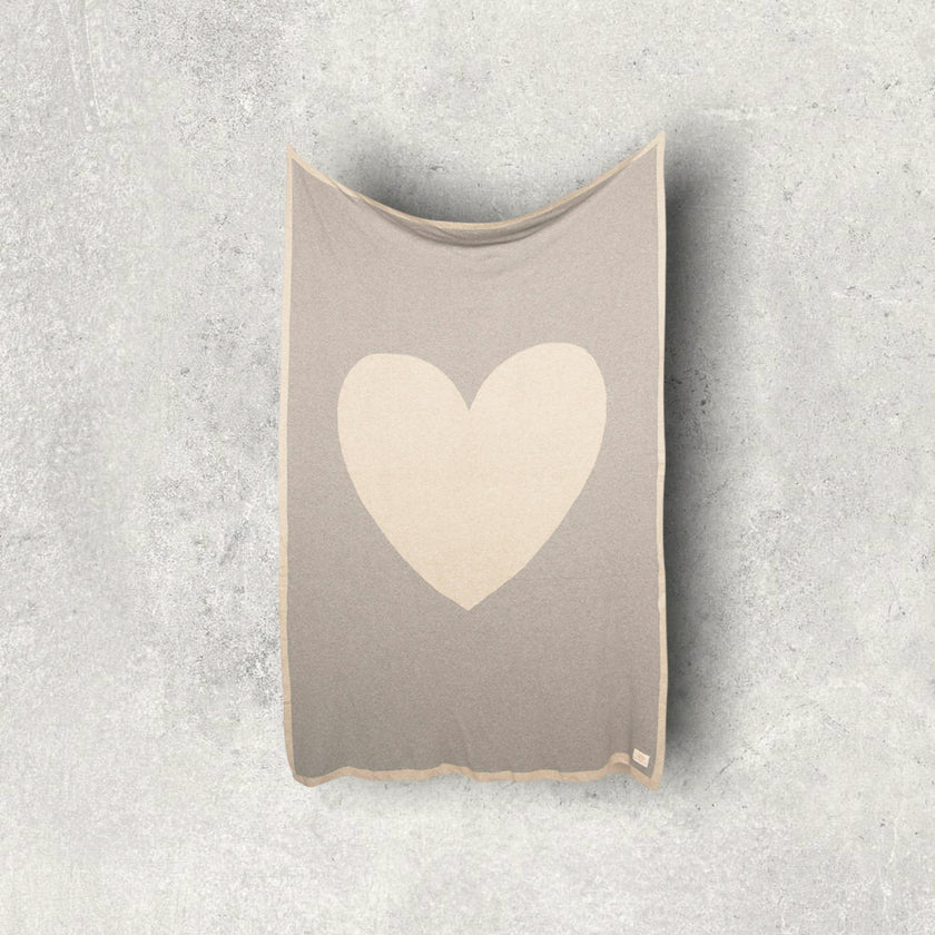 Crazy Hearts Blanket Travel Set