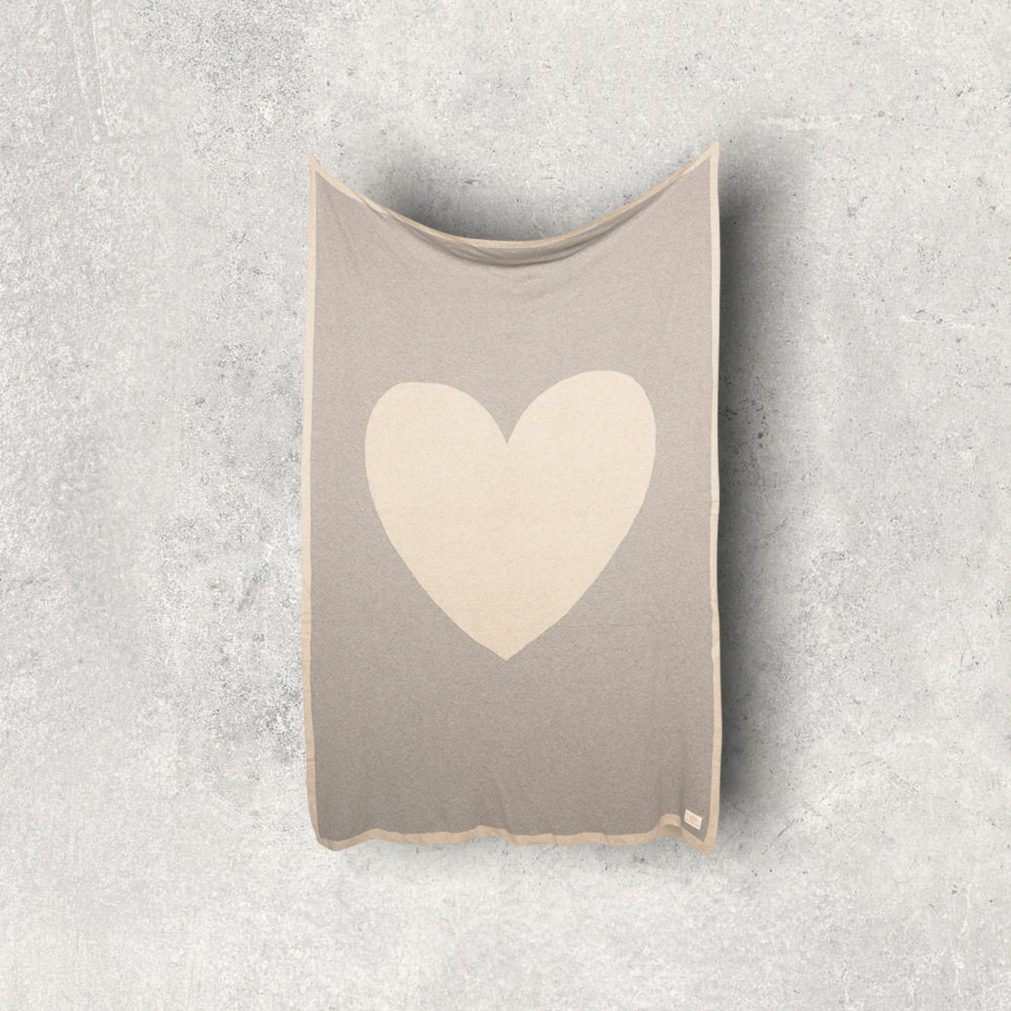 Crazy Hearts Blanket Travel Set