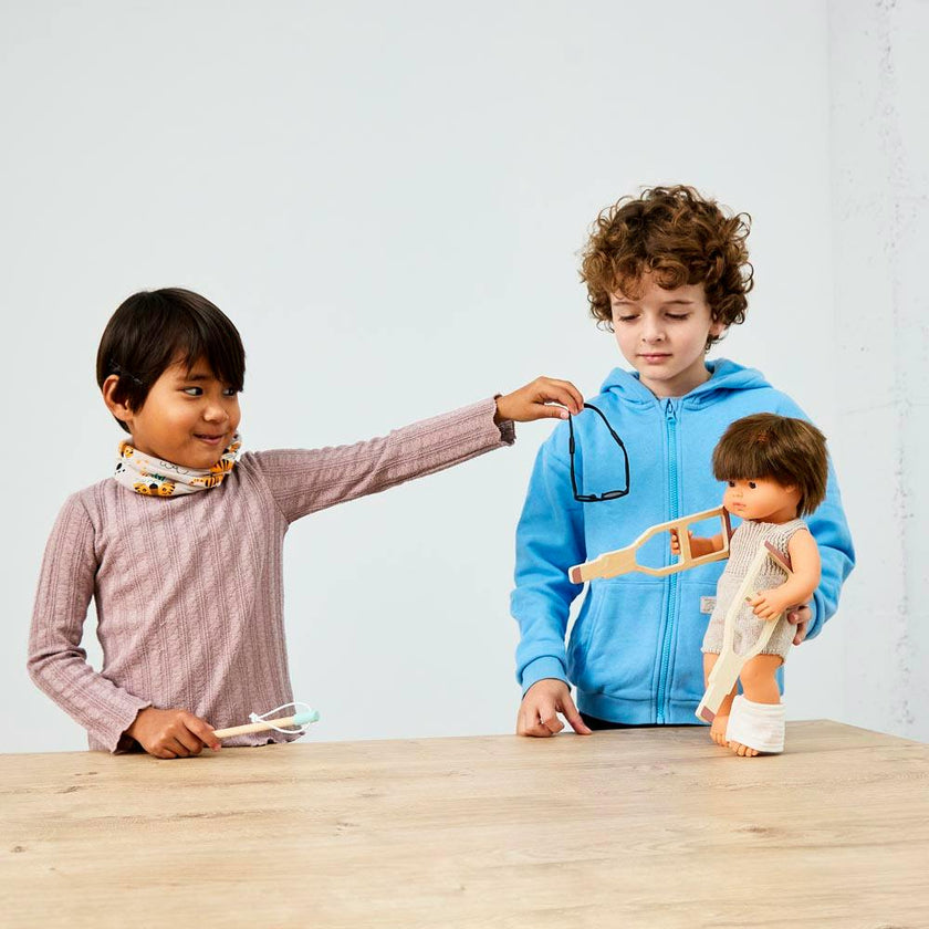 Accessories For Dolls With Visual And Motor Disabilities