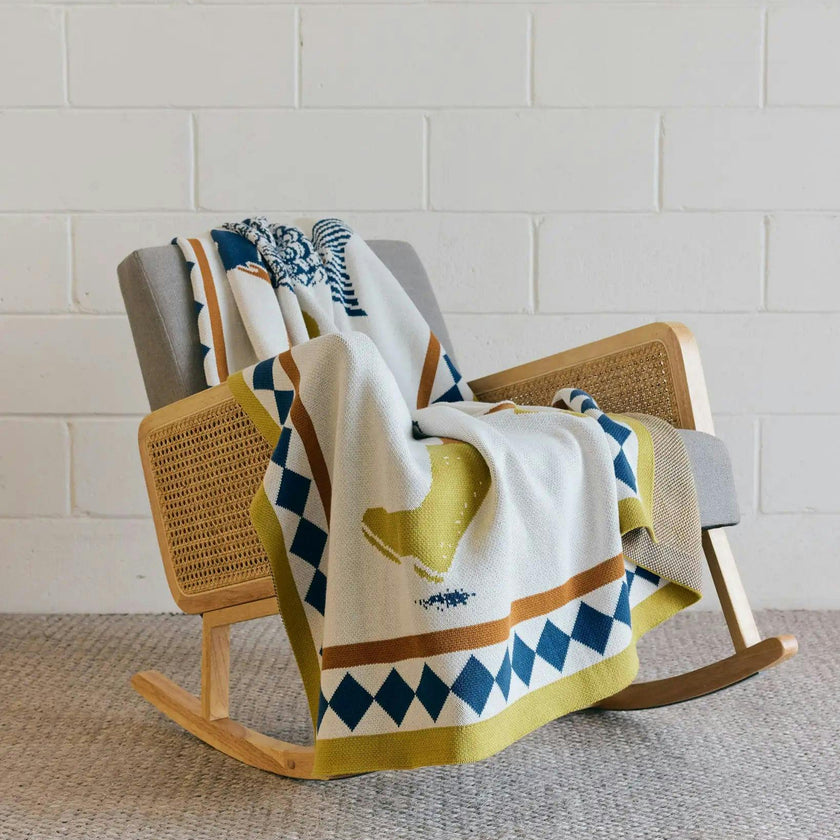 Un Beau Poisson Knit Blanket