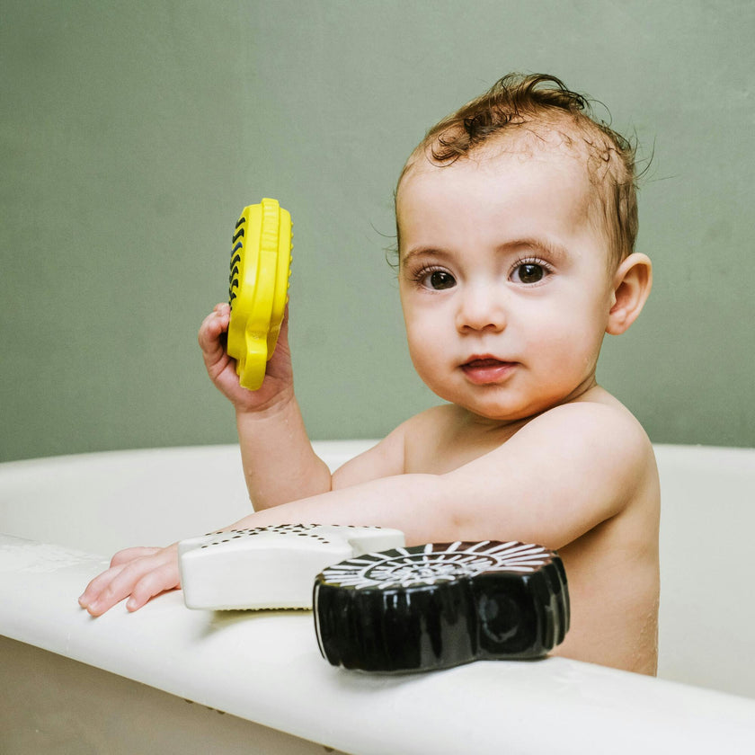 NATURAL RUBBER SENSORY BATH TOYS 3-PACK - Suitable from birth