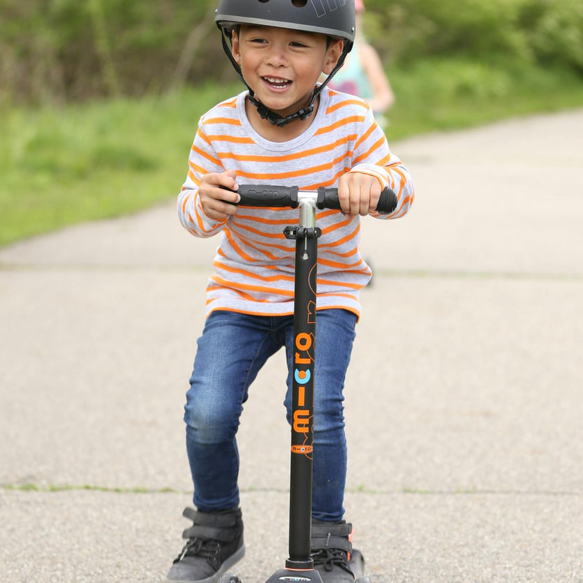 Micro Maxi LED Scooter
