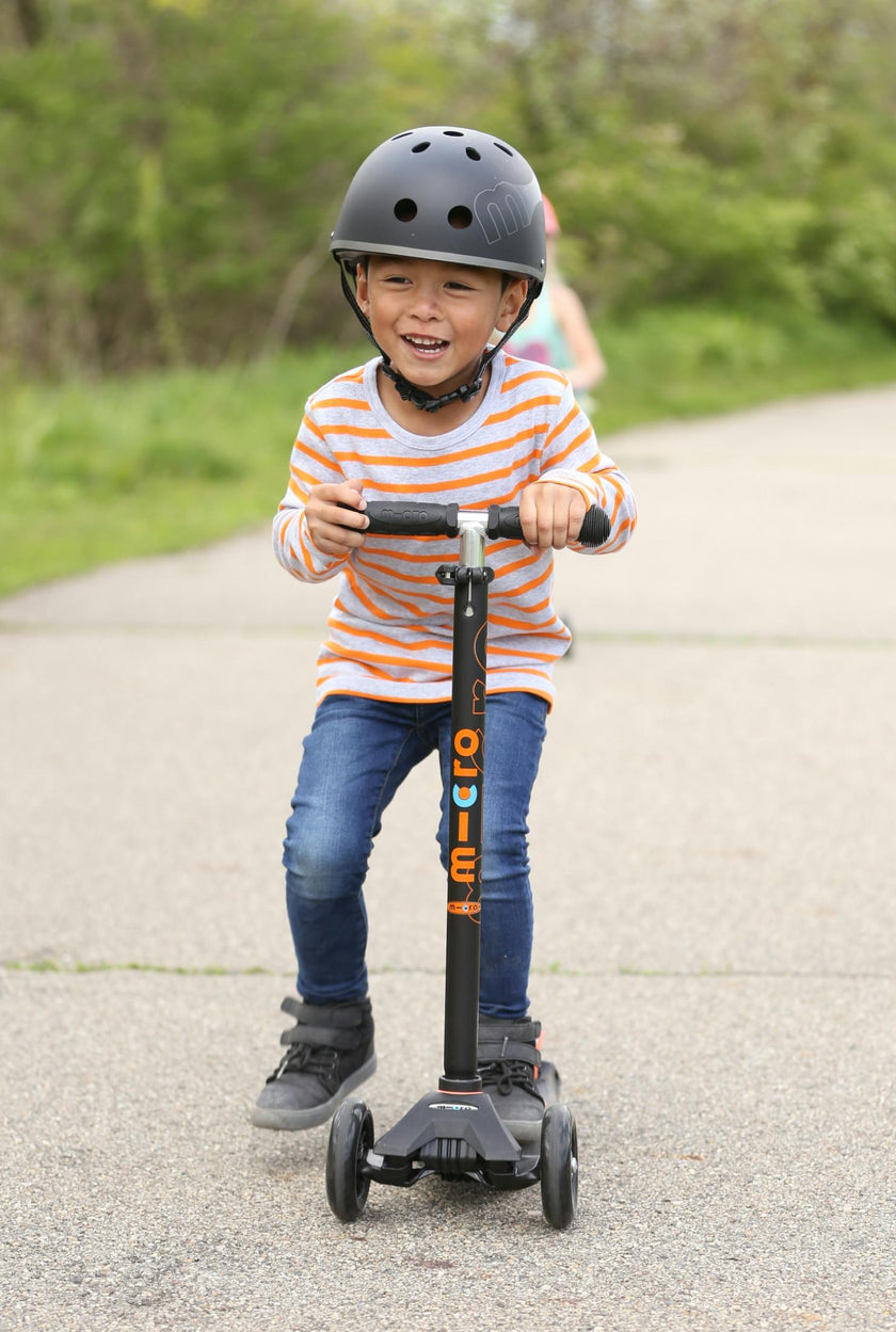 Micro Maxi LED Scooter