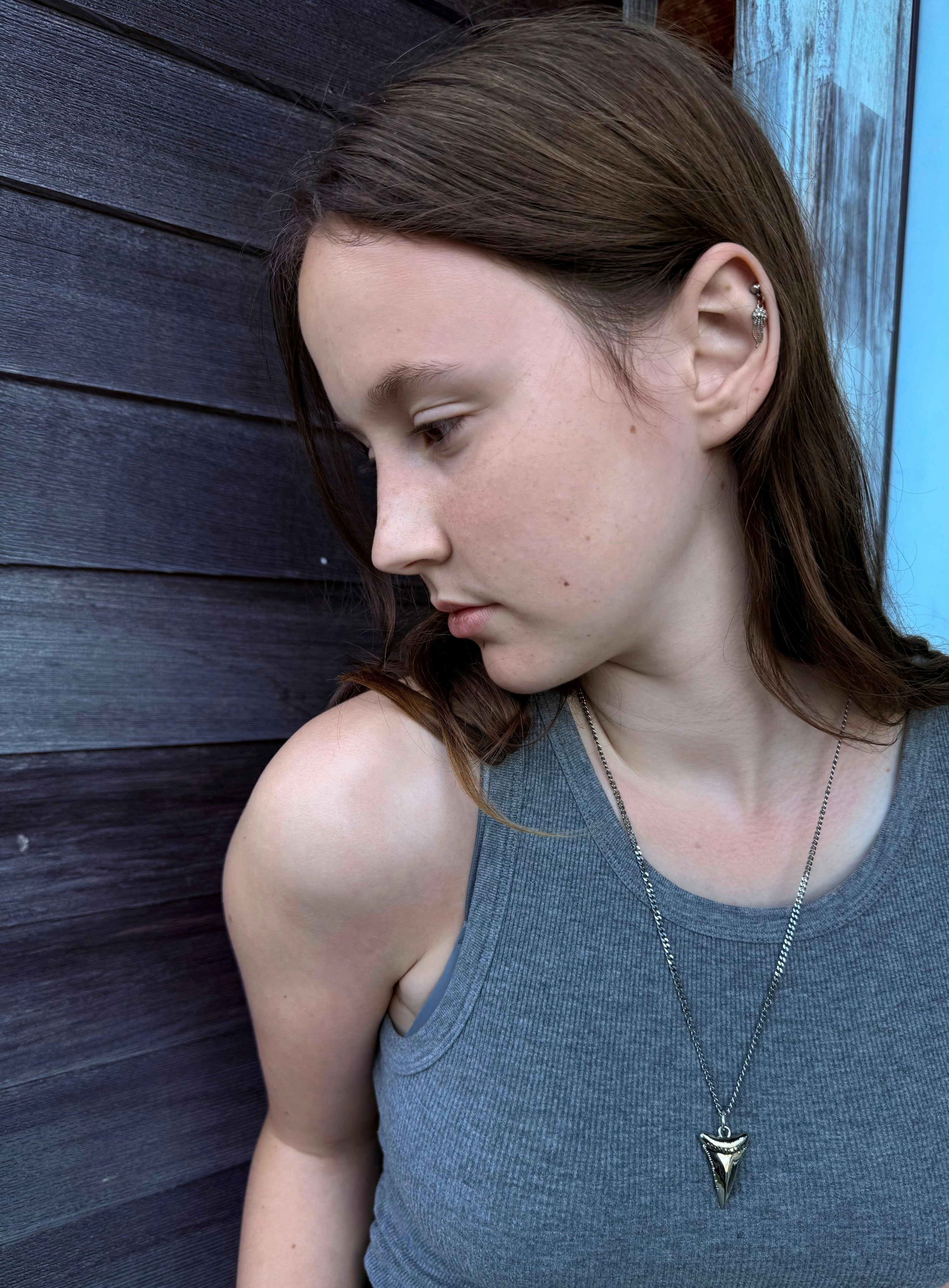 SILVER SHARK TOOTH NECKLACE