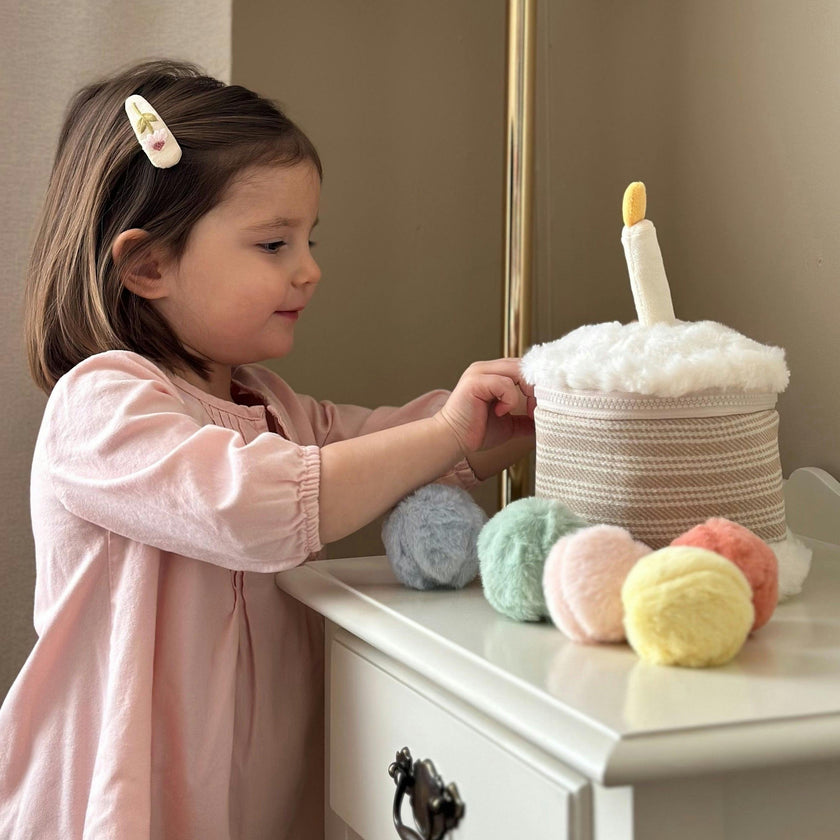 CAKE & TOSS CELEBRATION BIN