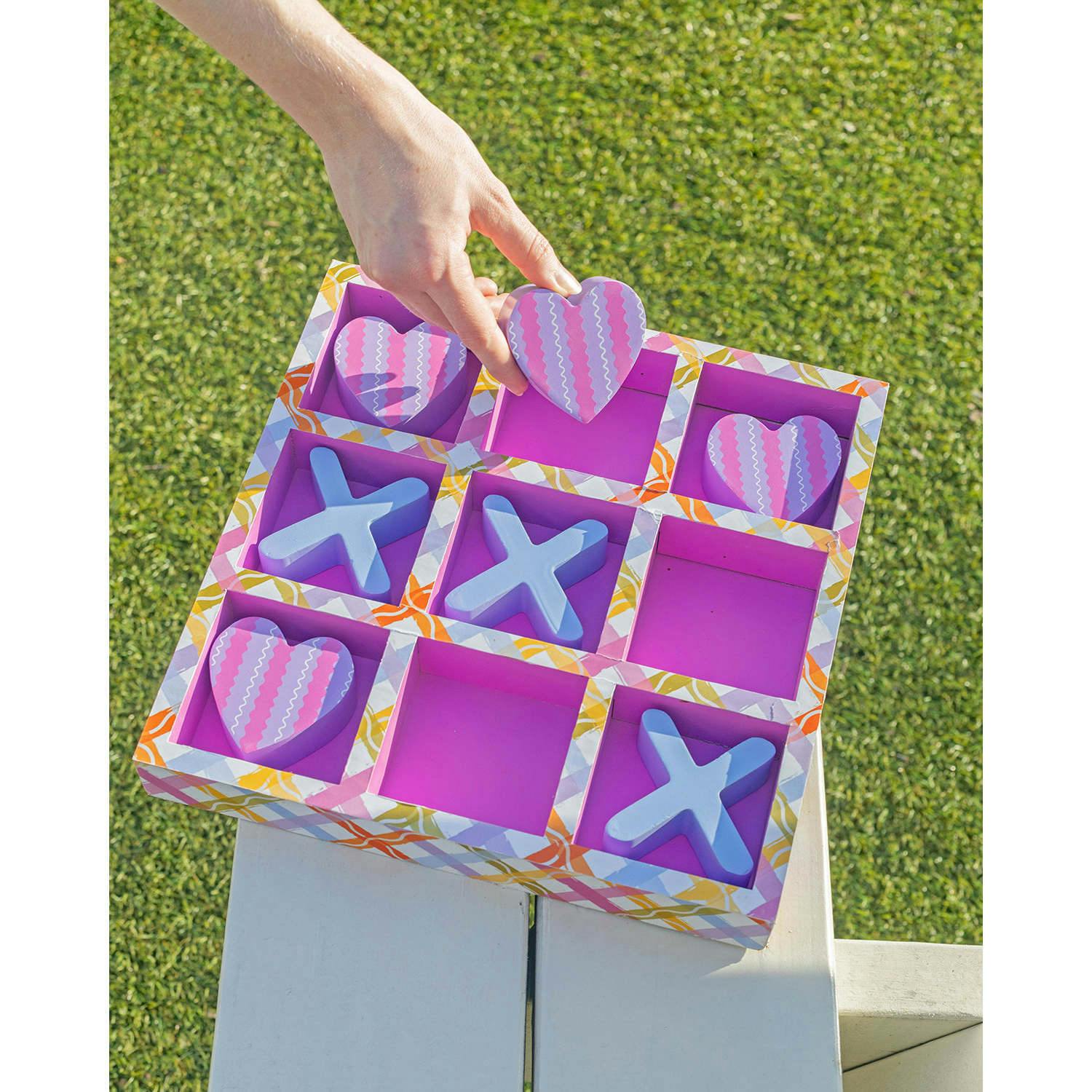 Packed Party Tic-Tac-Totally Fun Preepy Plaid Hearts Game Set