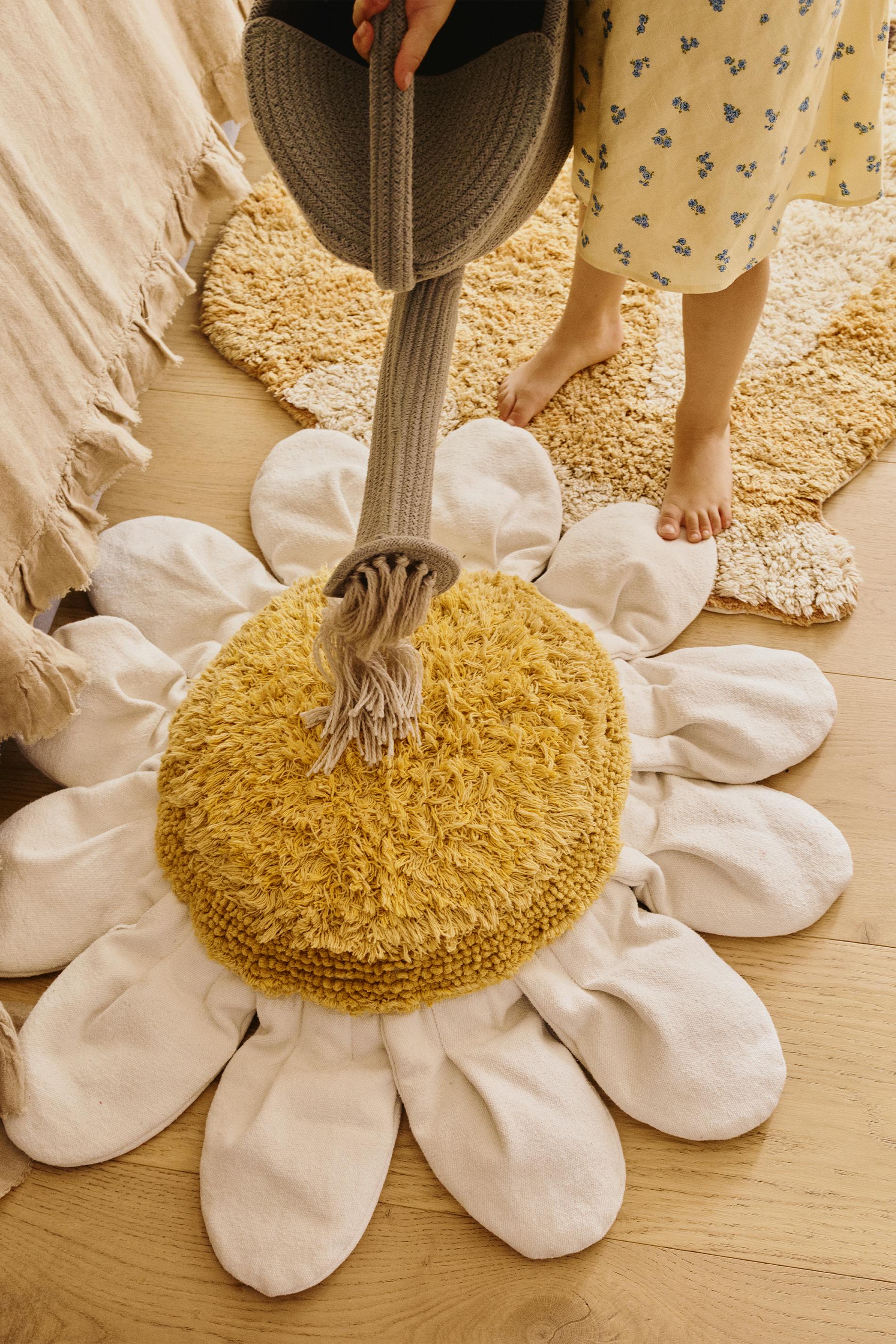 Floor Cushion White Daisy