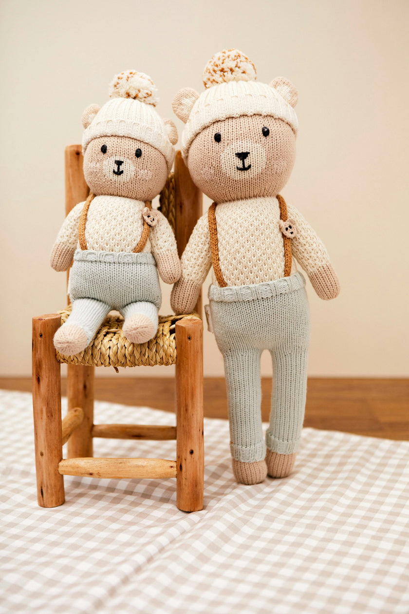 Arthur the bear light blue - 15"