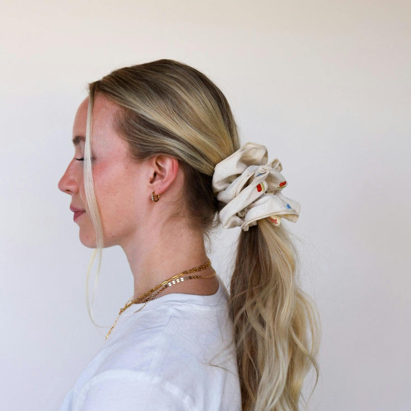 CREAM FARMERS MARKET CORSET SCRUNCHIE