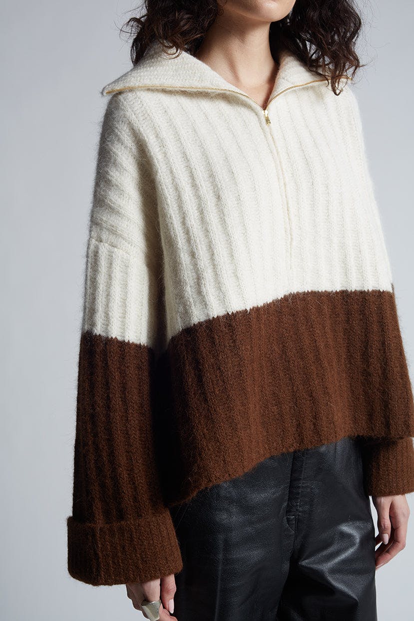 UMA COLOR-BLOCK PONCHO