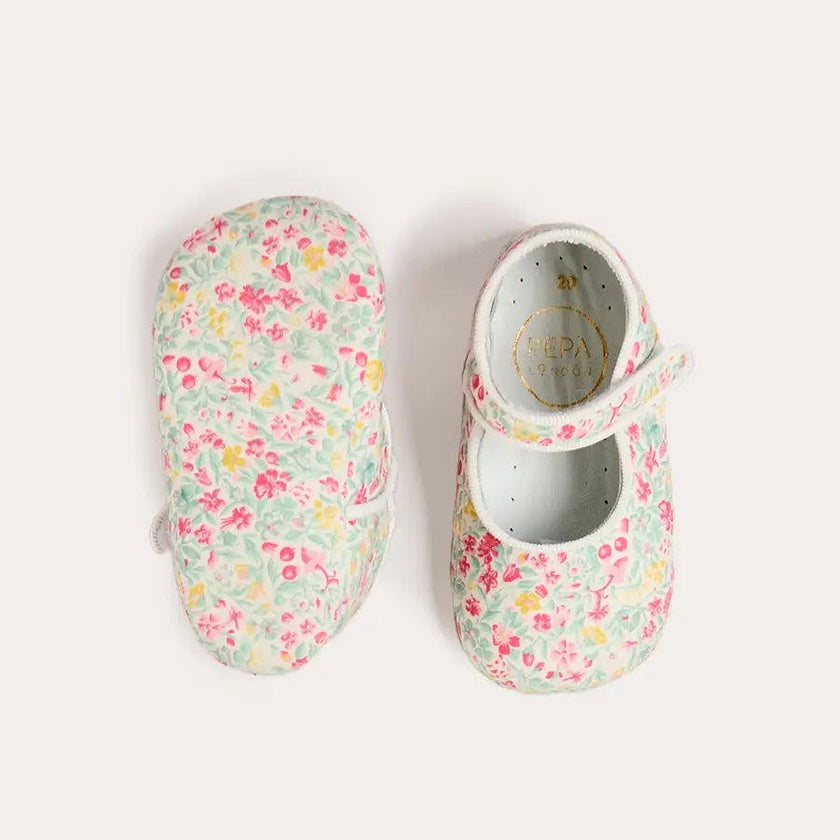 Adelaide Floral Mary Jane Pram Shoes in Pink (17-20EU)