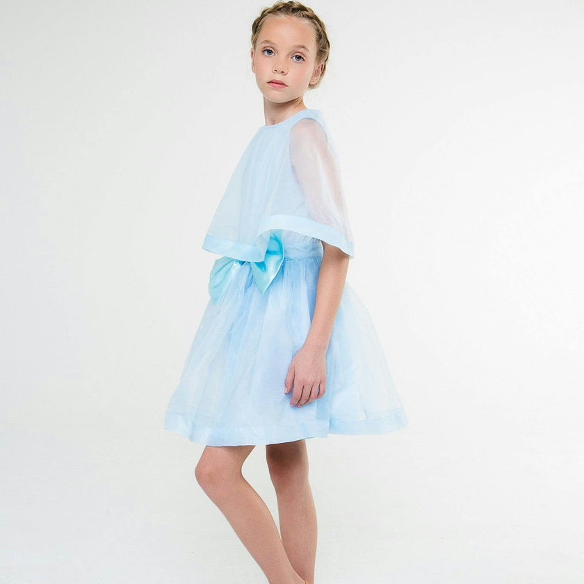 Madeleine (light blue)