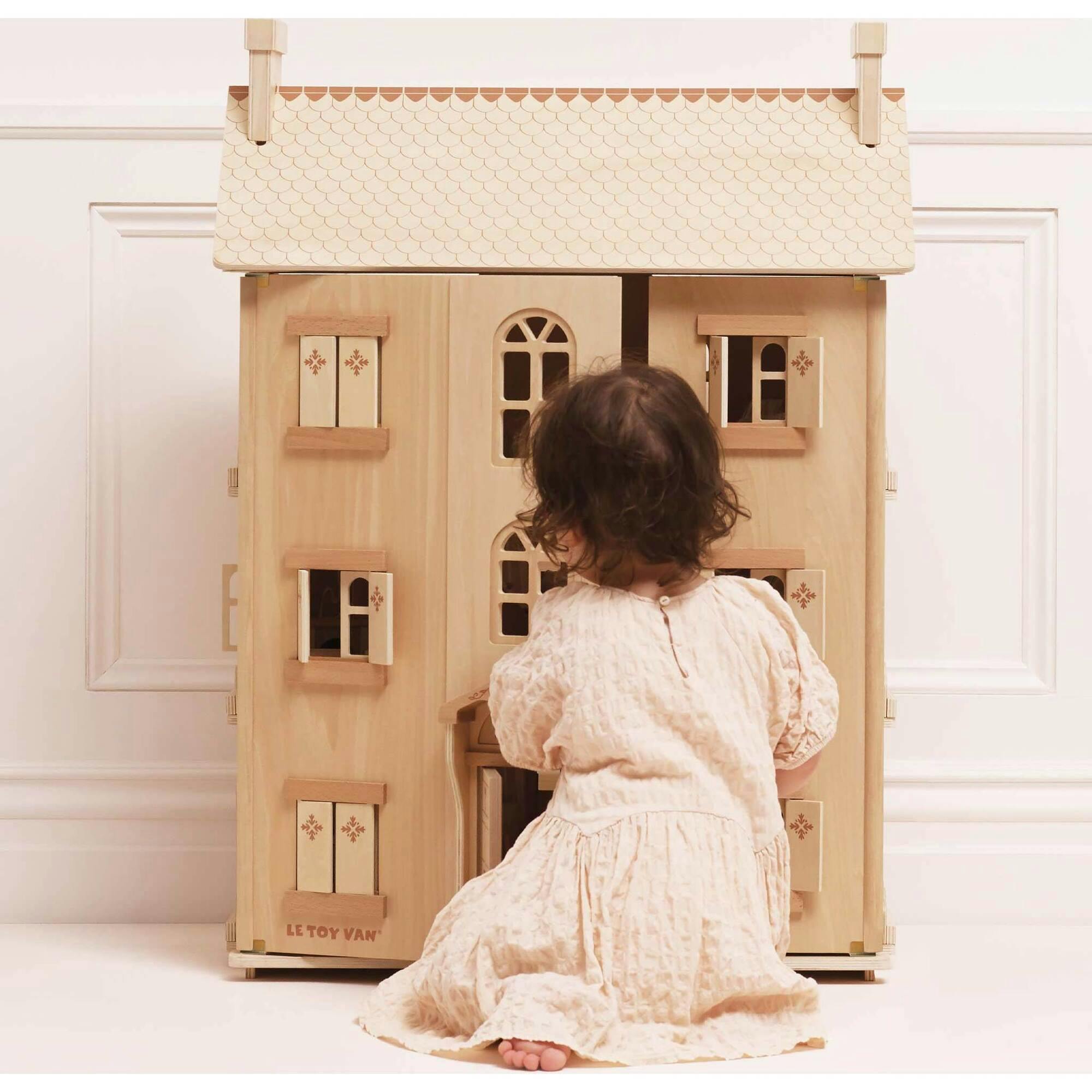 Grand Natural Wood Dolls House