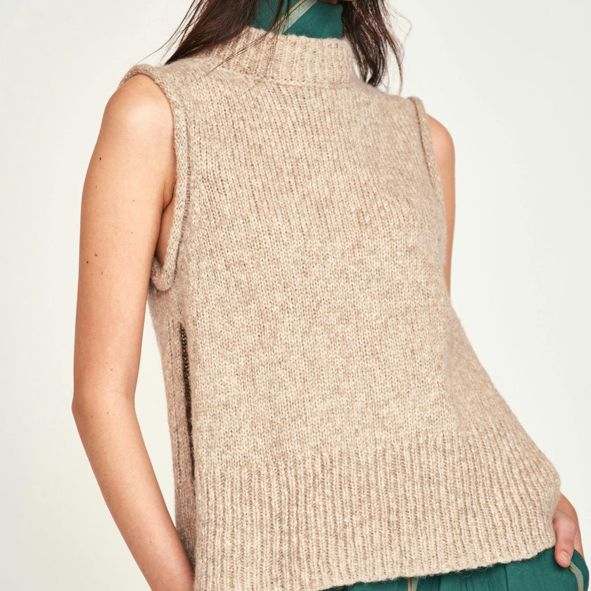 Aspen Open Side Vest in Camel