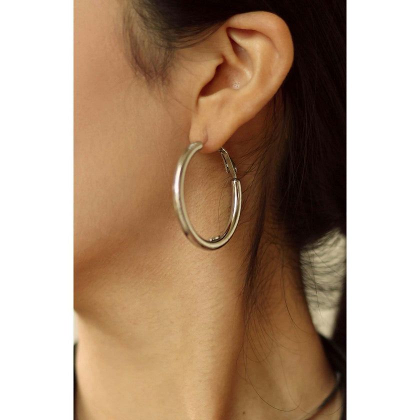Retro Medium Hoop Earrings