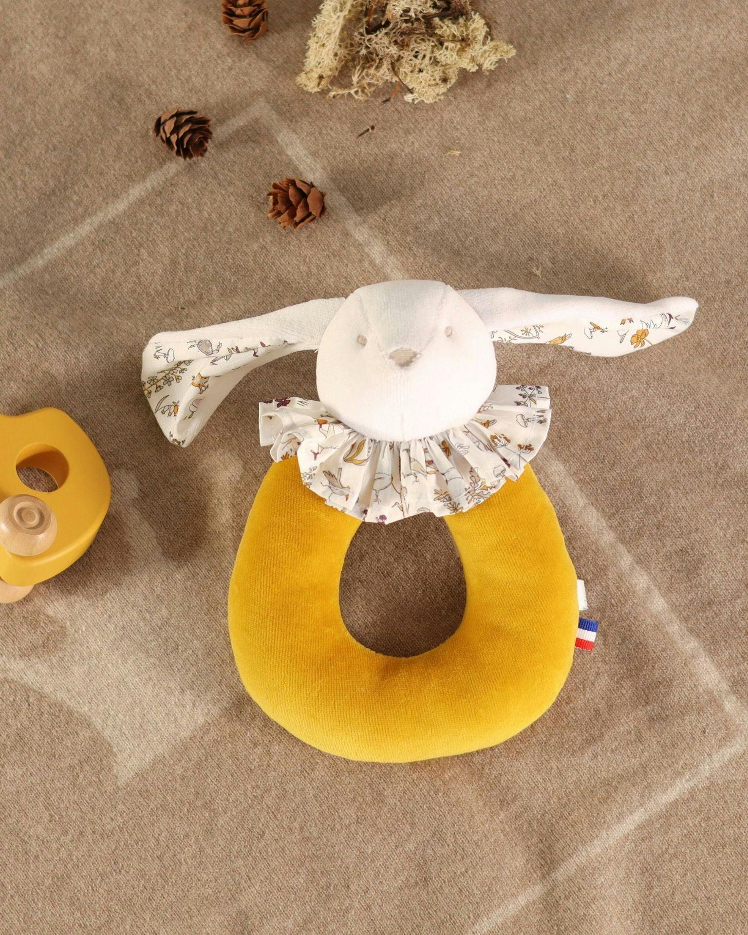 Rabbit Ring Rattle