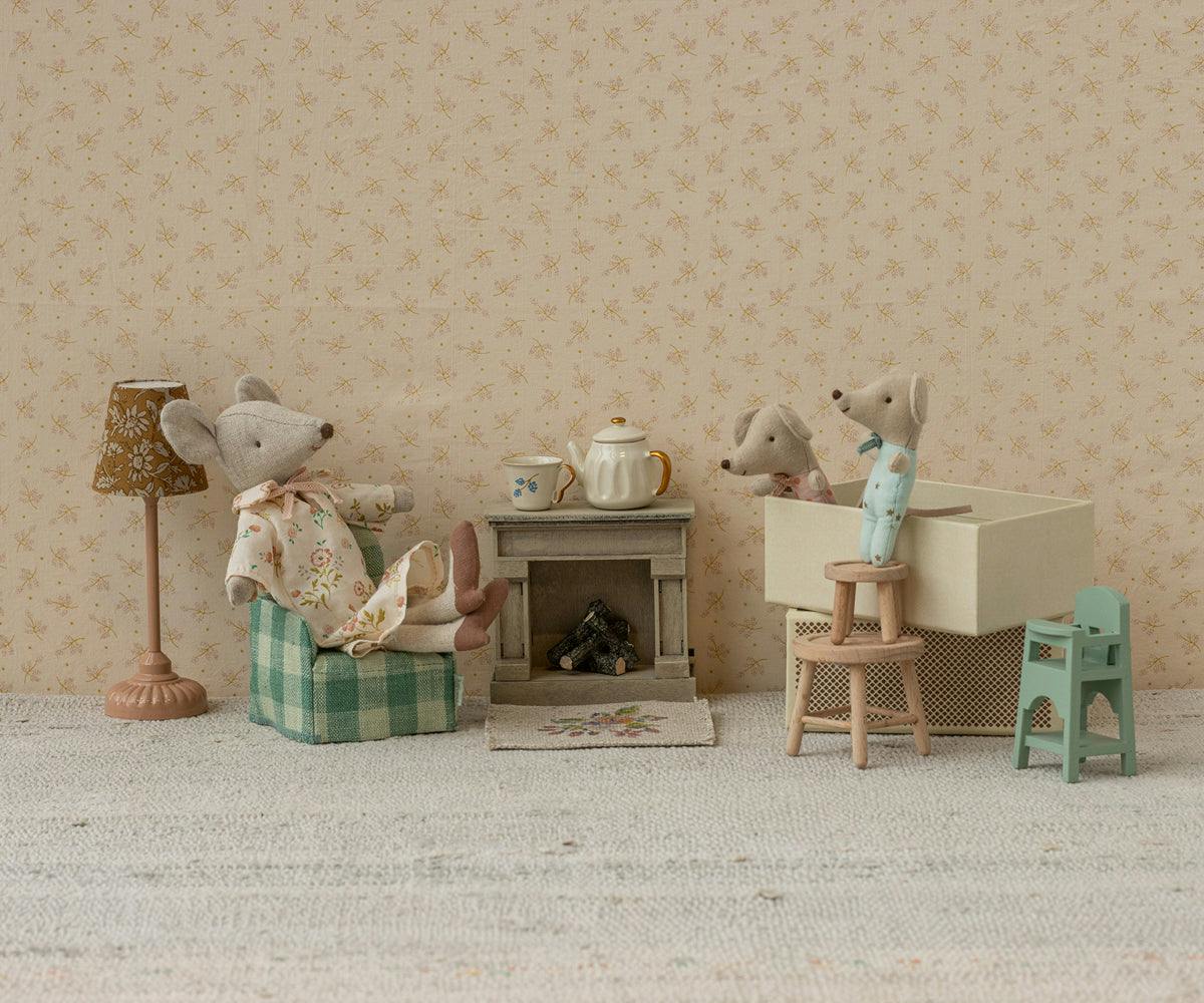 Twins, Baby mice in matchbox