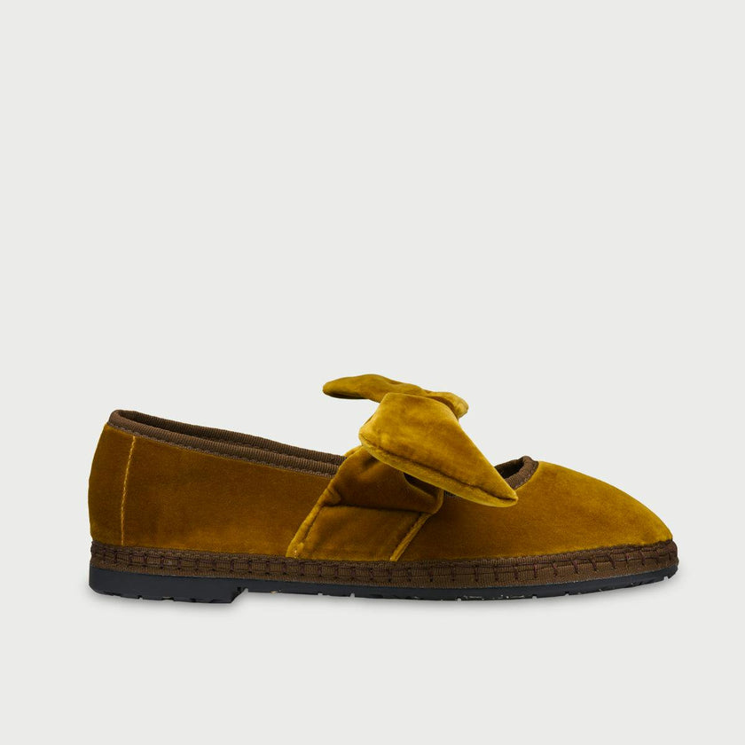 Lyra Ochre