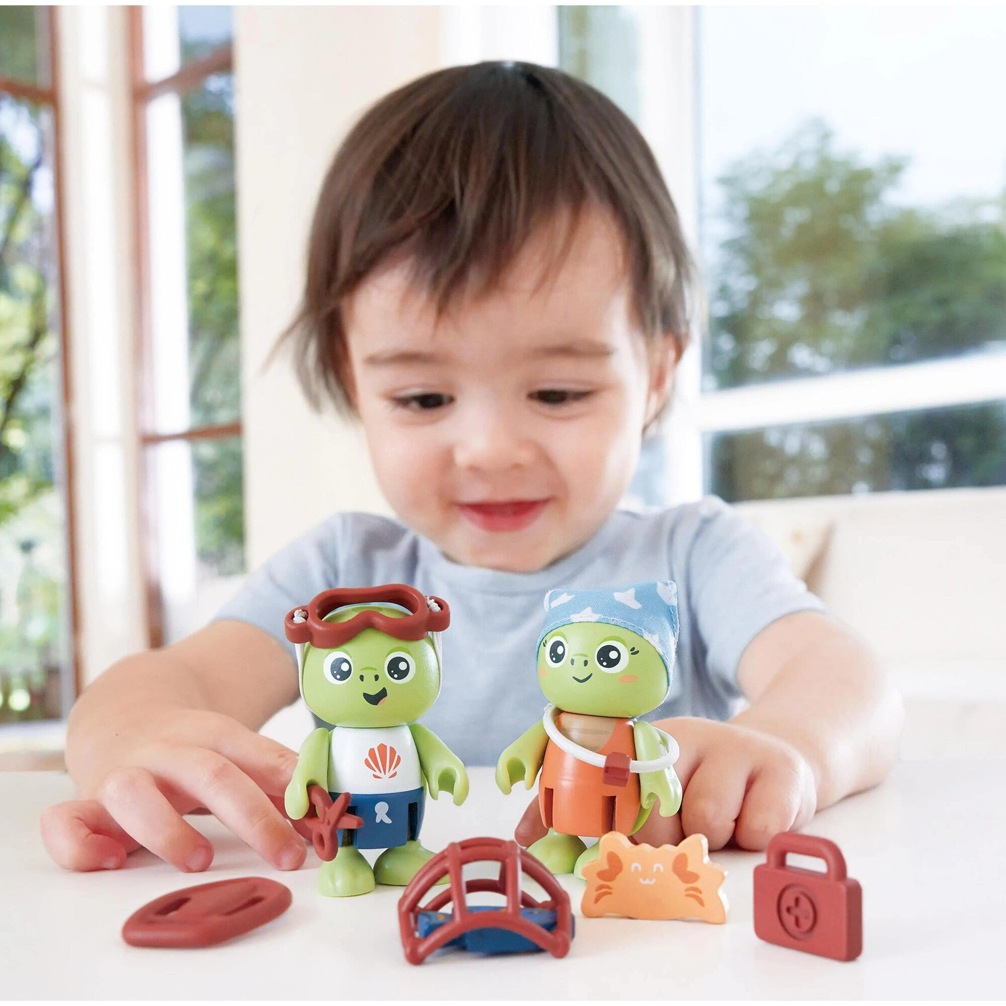 Hape: Kayl & Wai Set - 2 Articulated Toy Figurines