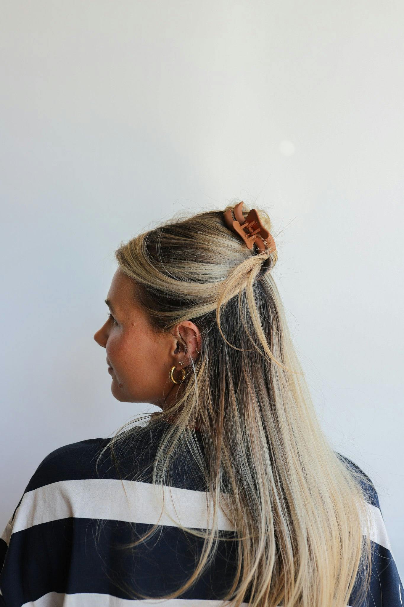 KAXI WAVY MINI HOLD EVERYTHING CLAW