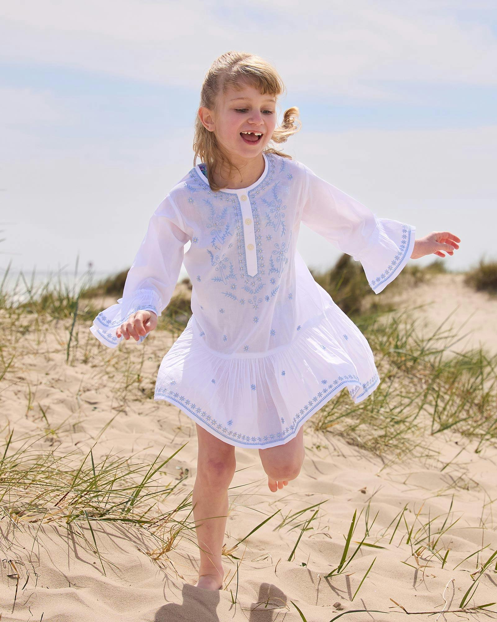Embroidered Kaftan in White/Blue
