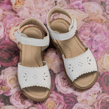 Classic Sandal with Scallop