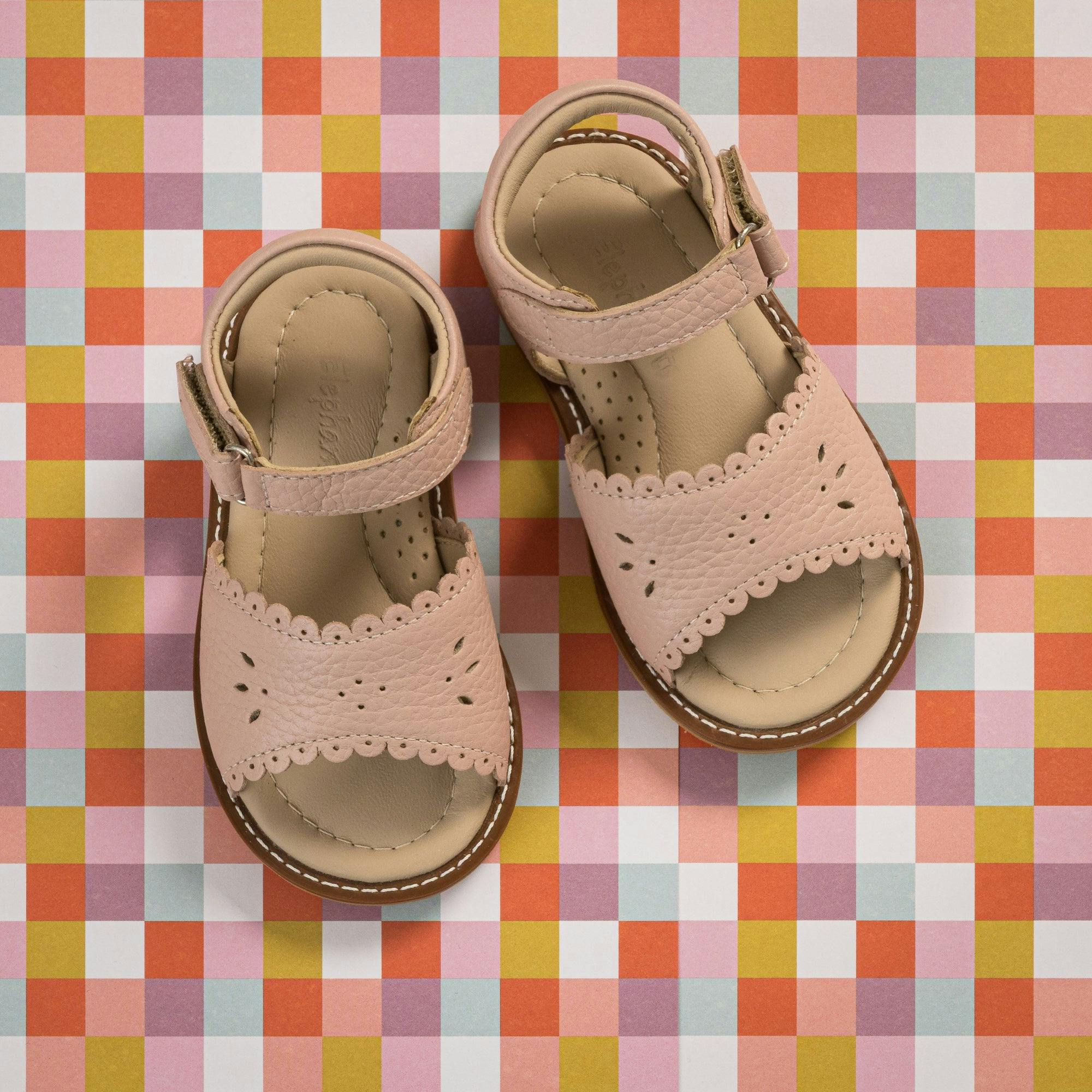 Toddler Classic Scallop Sandal | Pink Leather