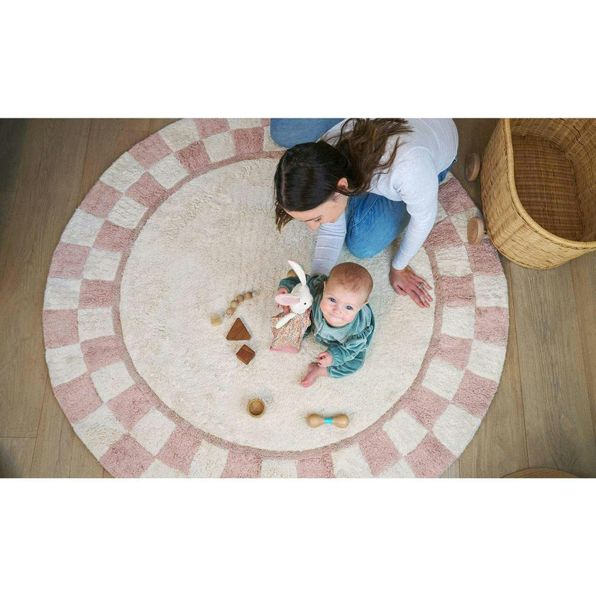 Checkered Charm Washable Round Organic Cotton Rug