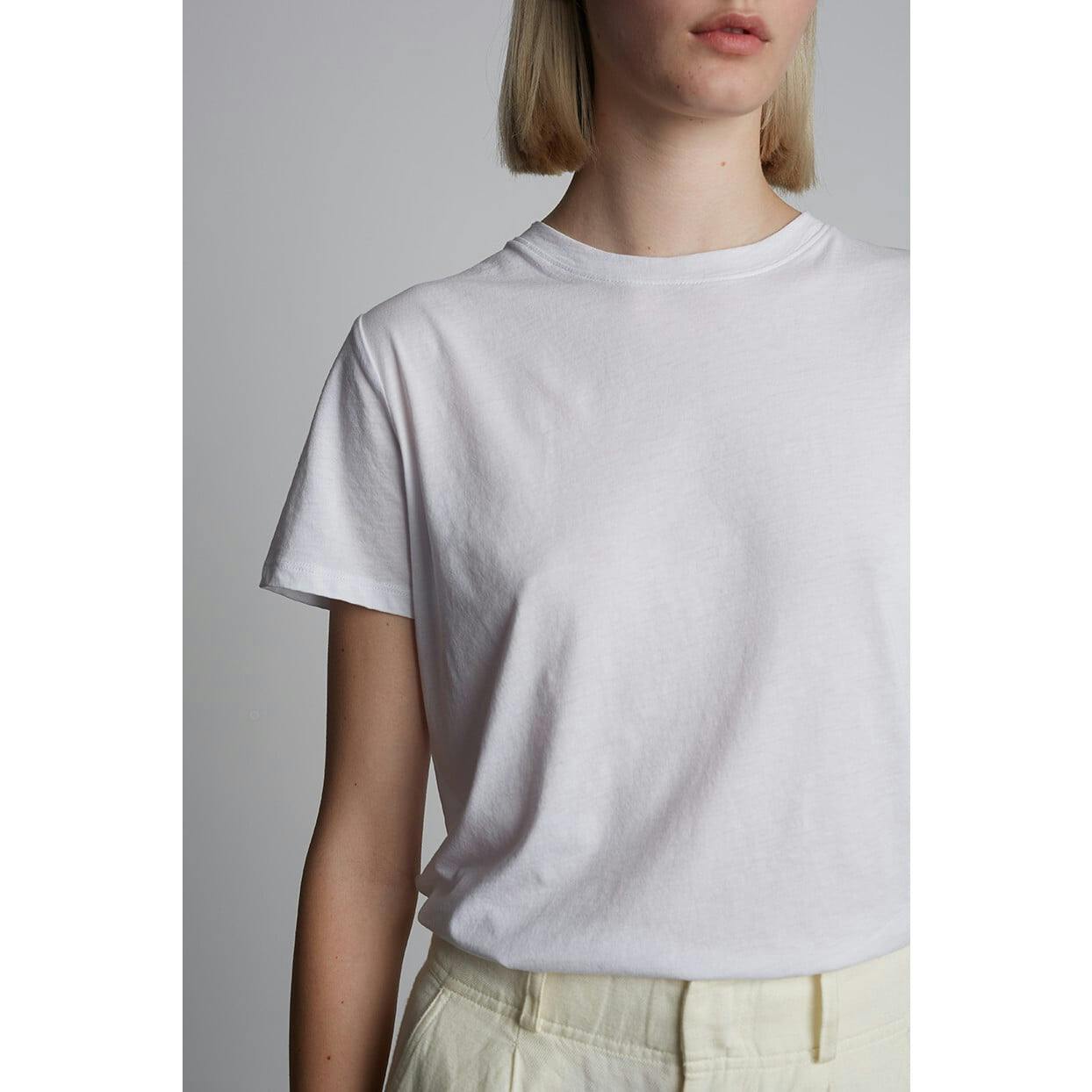 LARA CREW T-SHIRT | BLACK