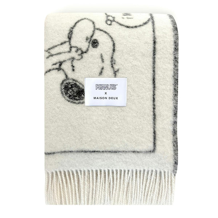 Blanket PEANUTS DOUGHNUT Comic Strip Black / White 4.25 x 6.5ft