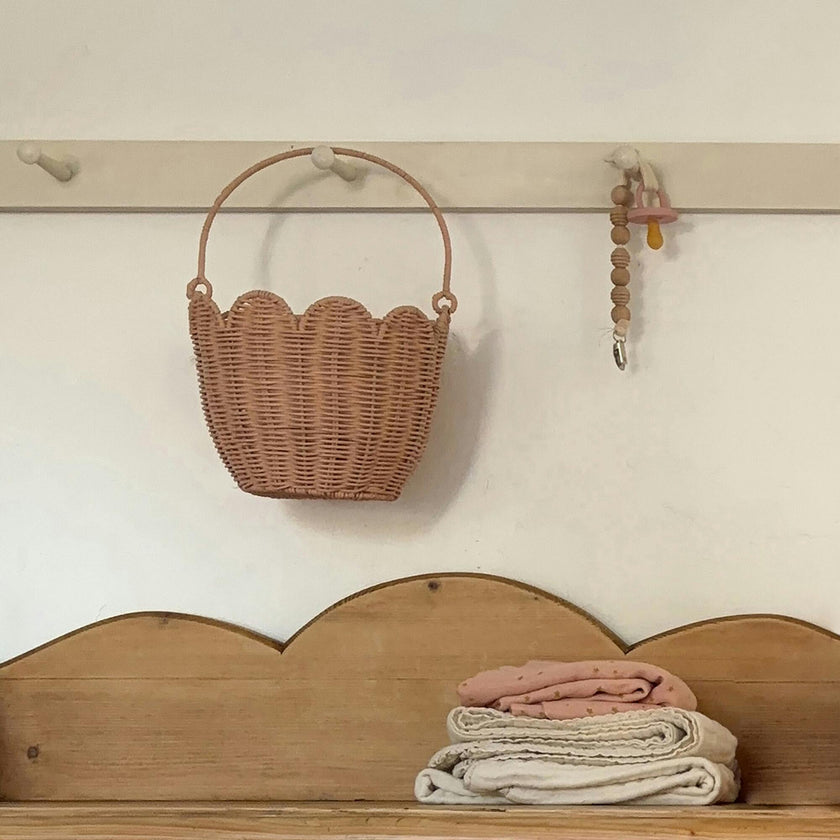 Rattan Tulip Carry Basket - Seashell Pink