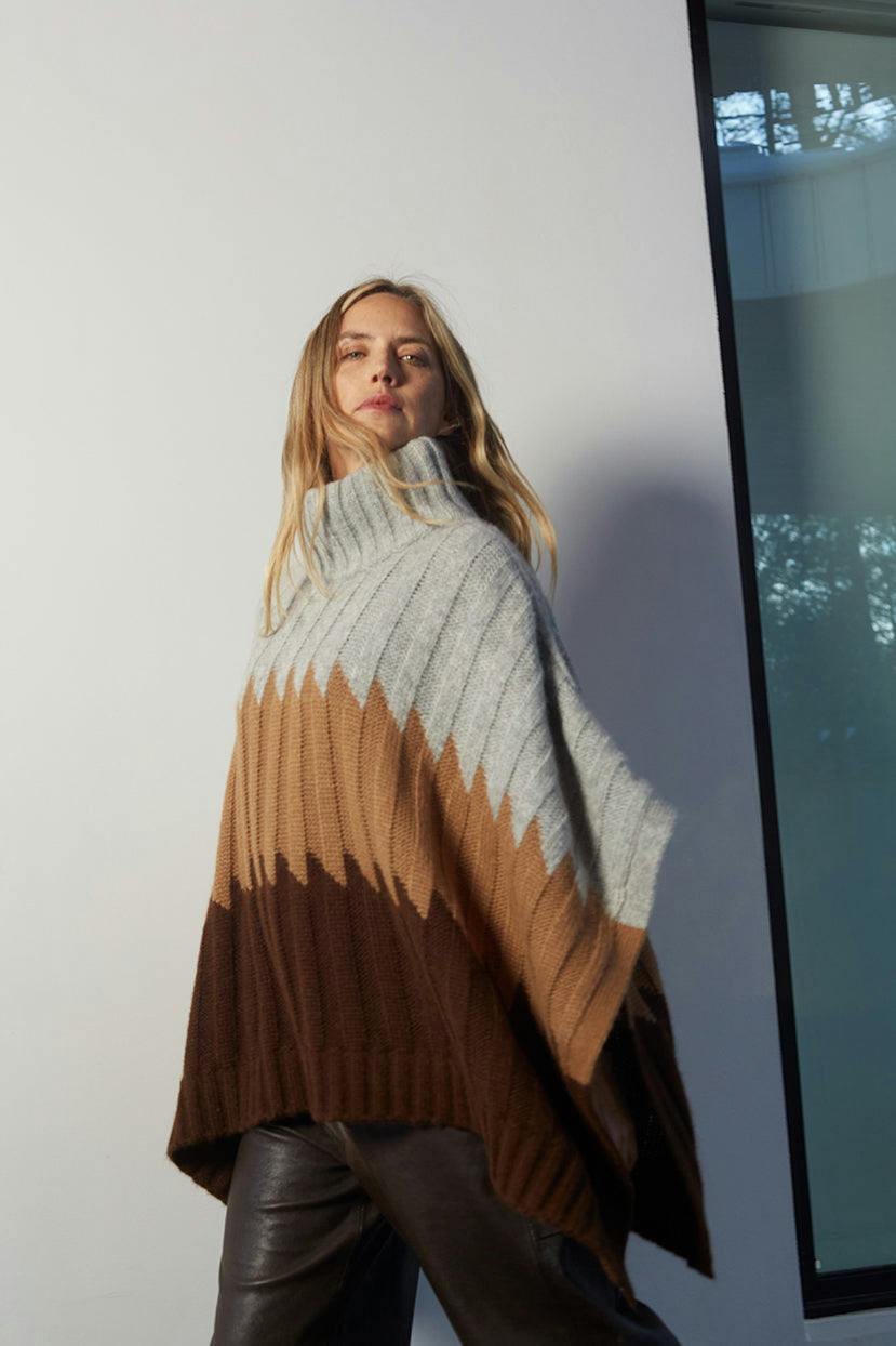 OLIVIA PONCHO