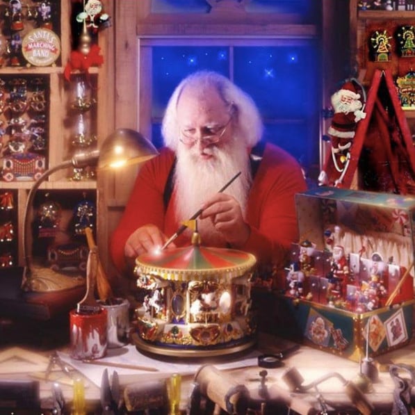 Mr. Christmas brand logo