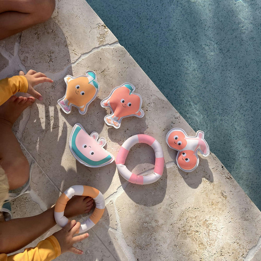 Dive Buddies: Poppy the Peach